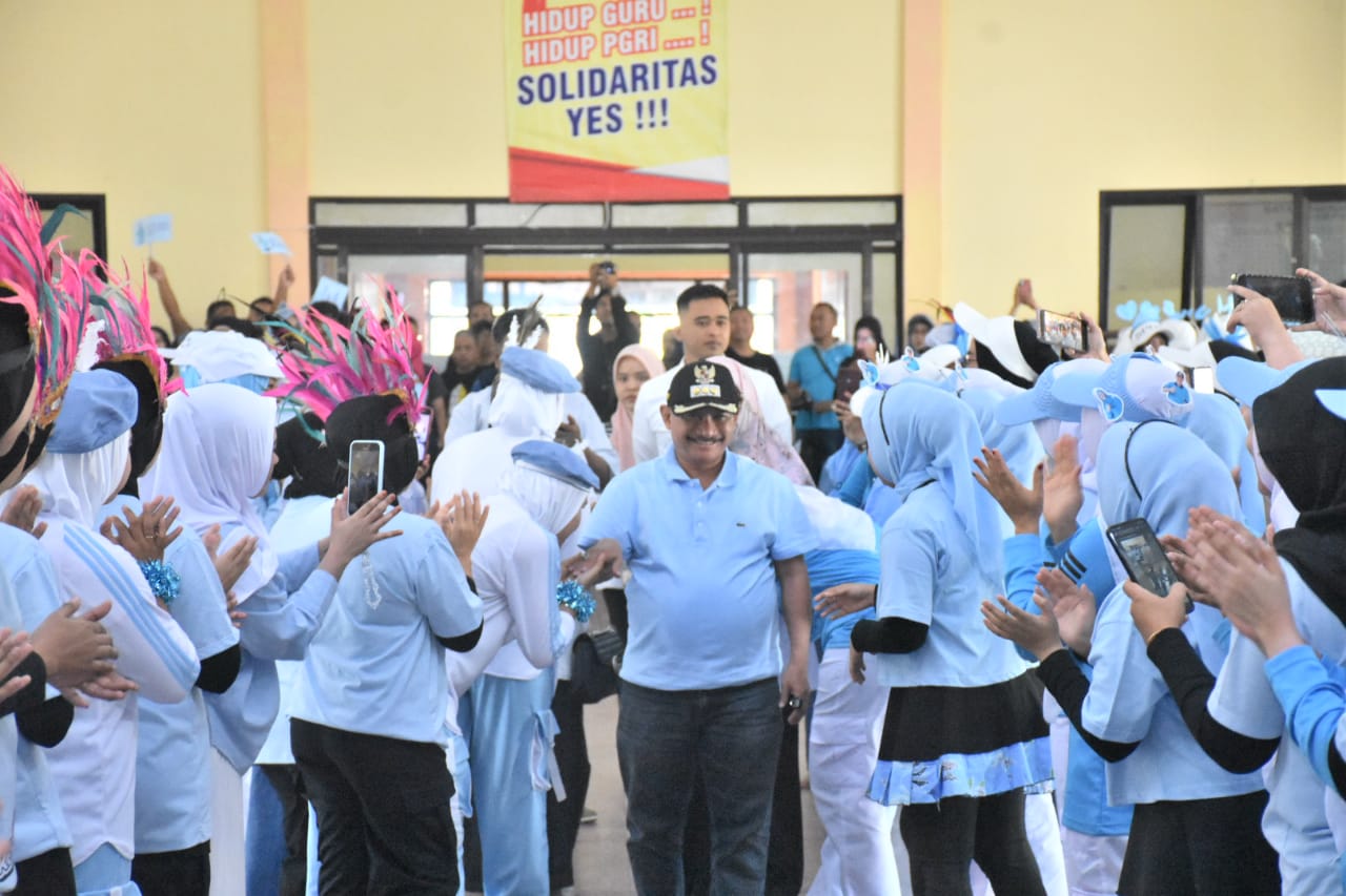 207 REGU MERIAHKAN LOMBA SENAM KREASI BHUNGA RASSA ATE