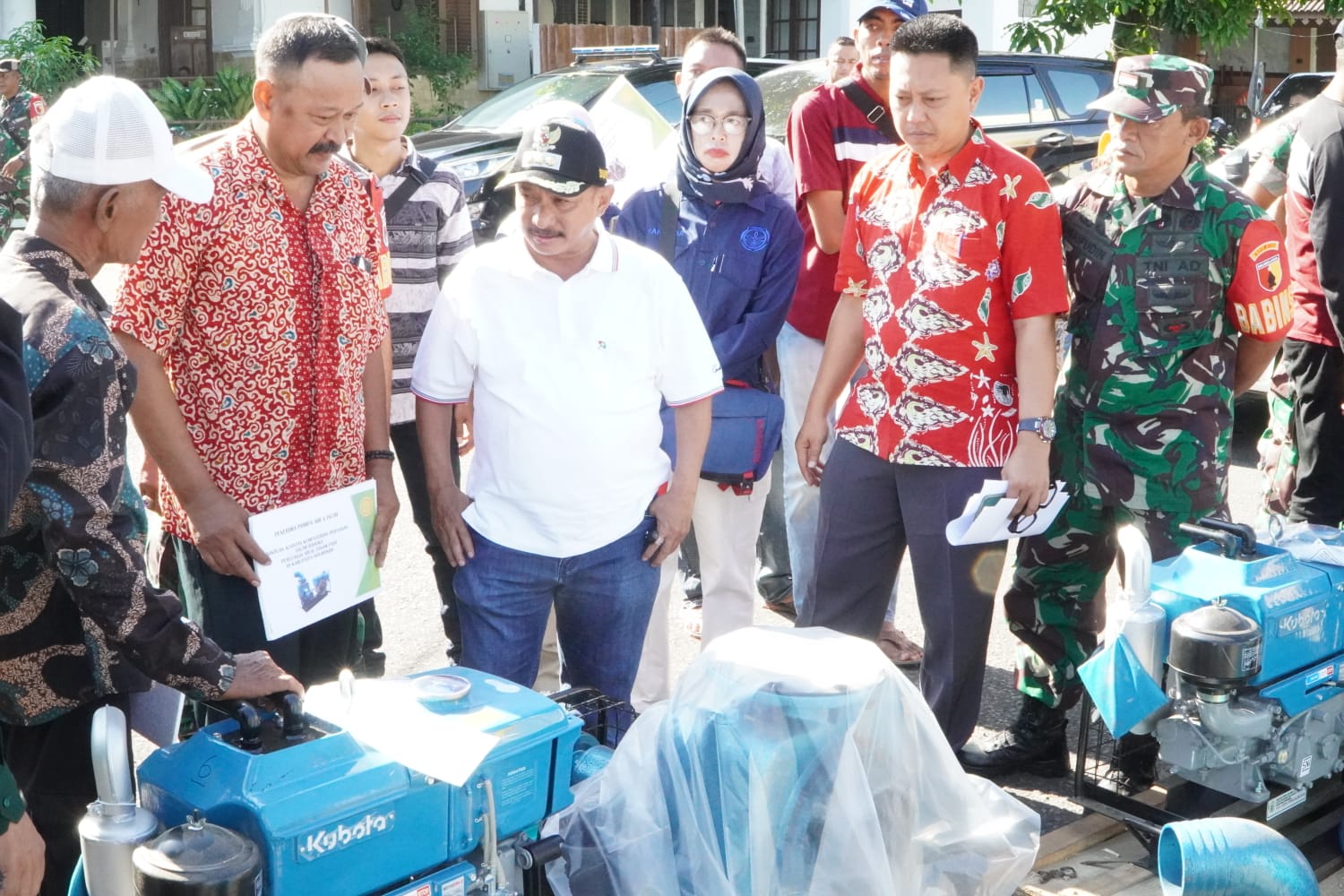 22 Kelompok Tani di Situbondo Dapat Bantuan Pompa Air, Penyerahan Dilakukan Langsung Oleh Bung Karna
