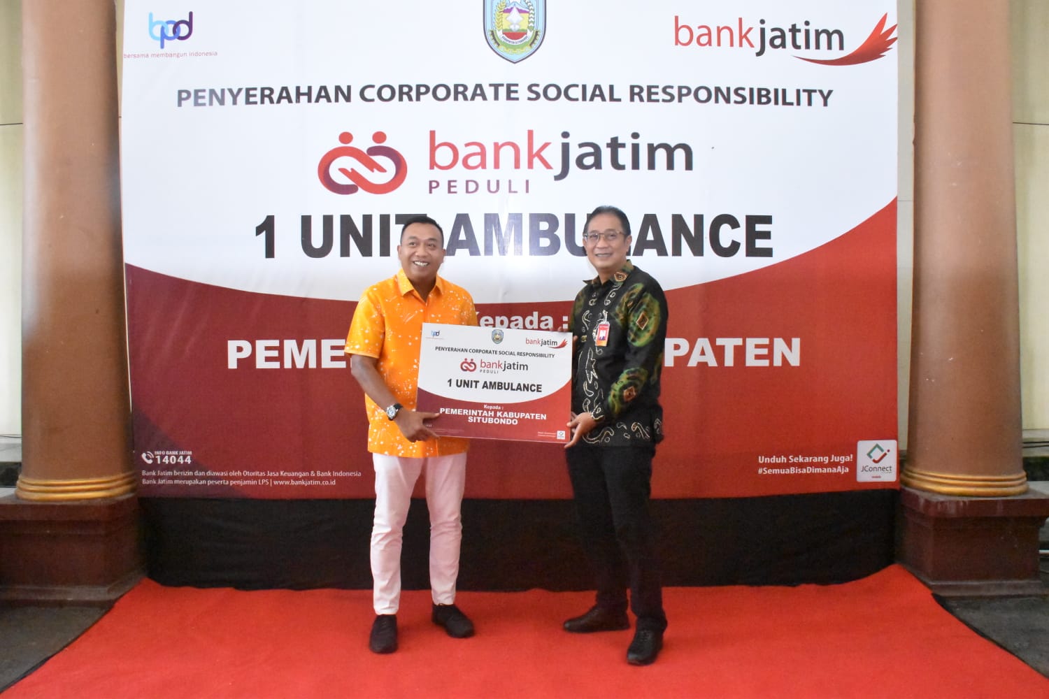 Bank Jatim Situbondo Salurkan CSR Ambulans dan Perkuat Dukungan UMKM Lewat Program Subsidi Bunga 0%