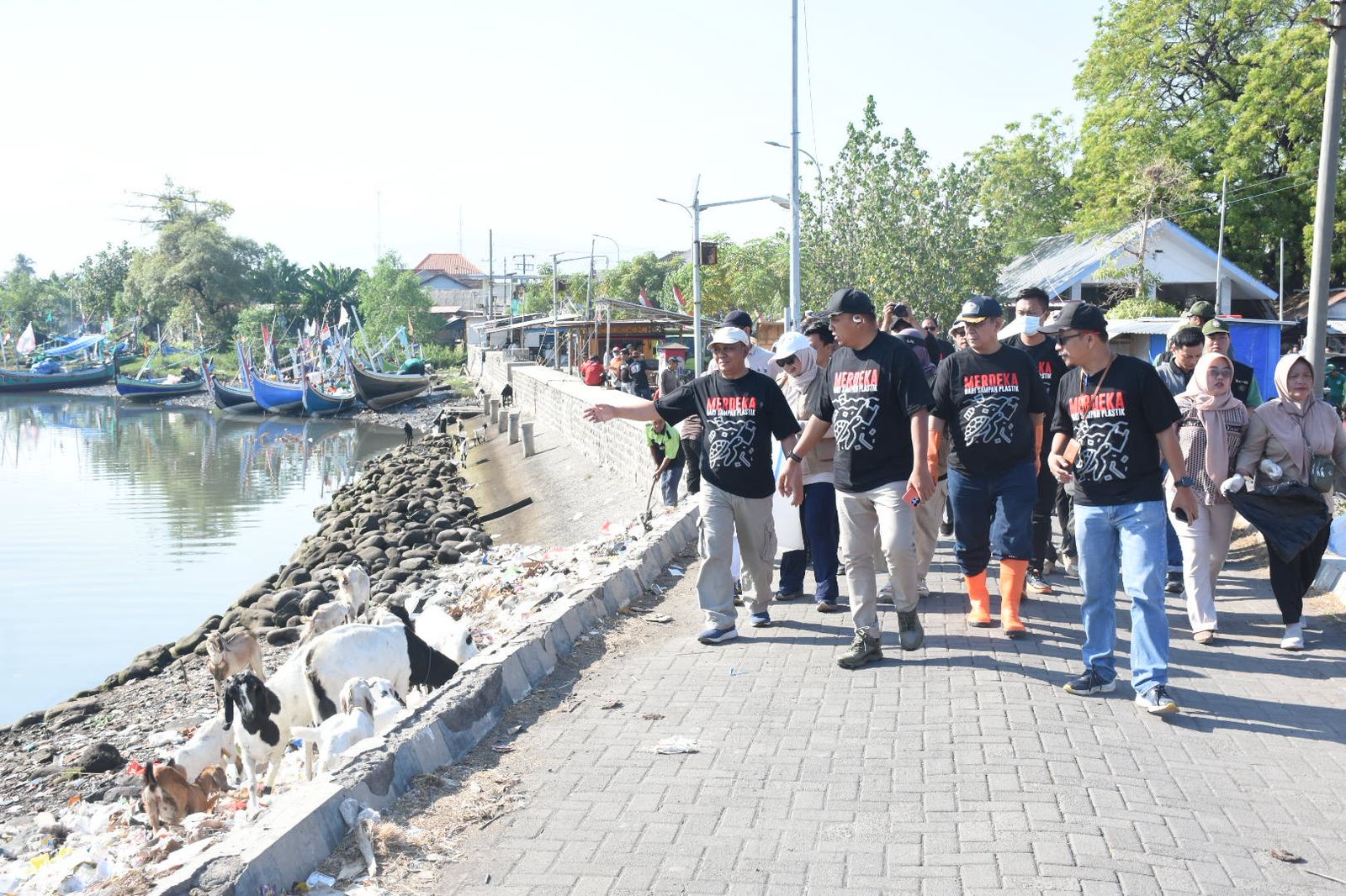 Bupati Situbondo Canangkan Aksi Bersih Sampah di Besuki: Target Bebas Sampah dalam 2-3 Tahun