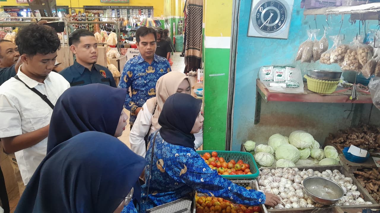 Diskoperindag Situbondo Pastikan Harga dan Stok Kebutuhan Pokok Aman Jelang Nataru