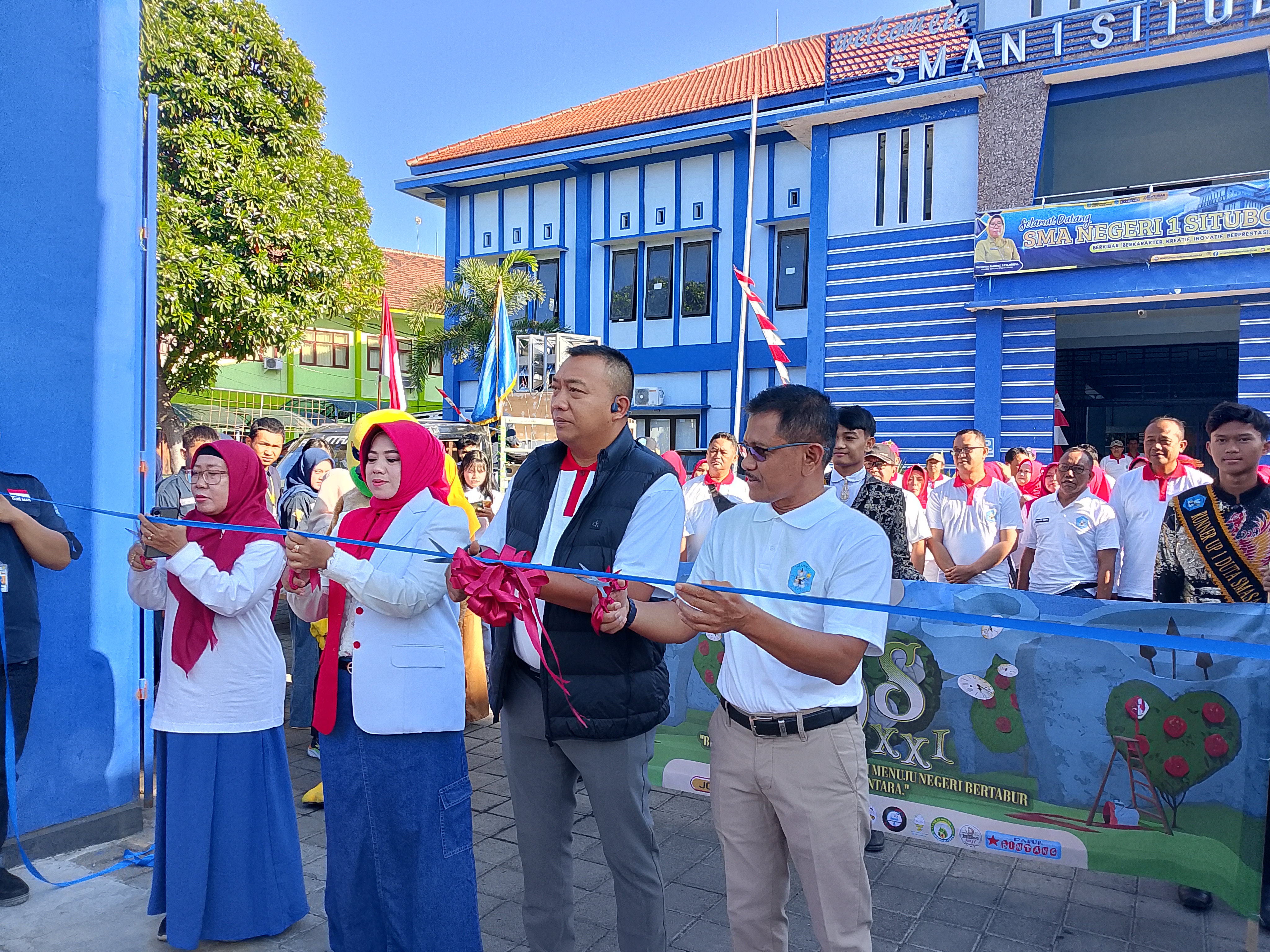 Jadi Alumni, Bupati Rio Bernostalgia dengan Guru-gurunya di Dies Natalis ke-65 SMAN 1 Situbondo