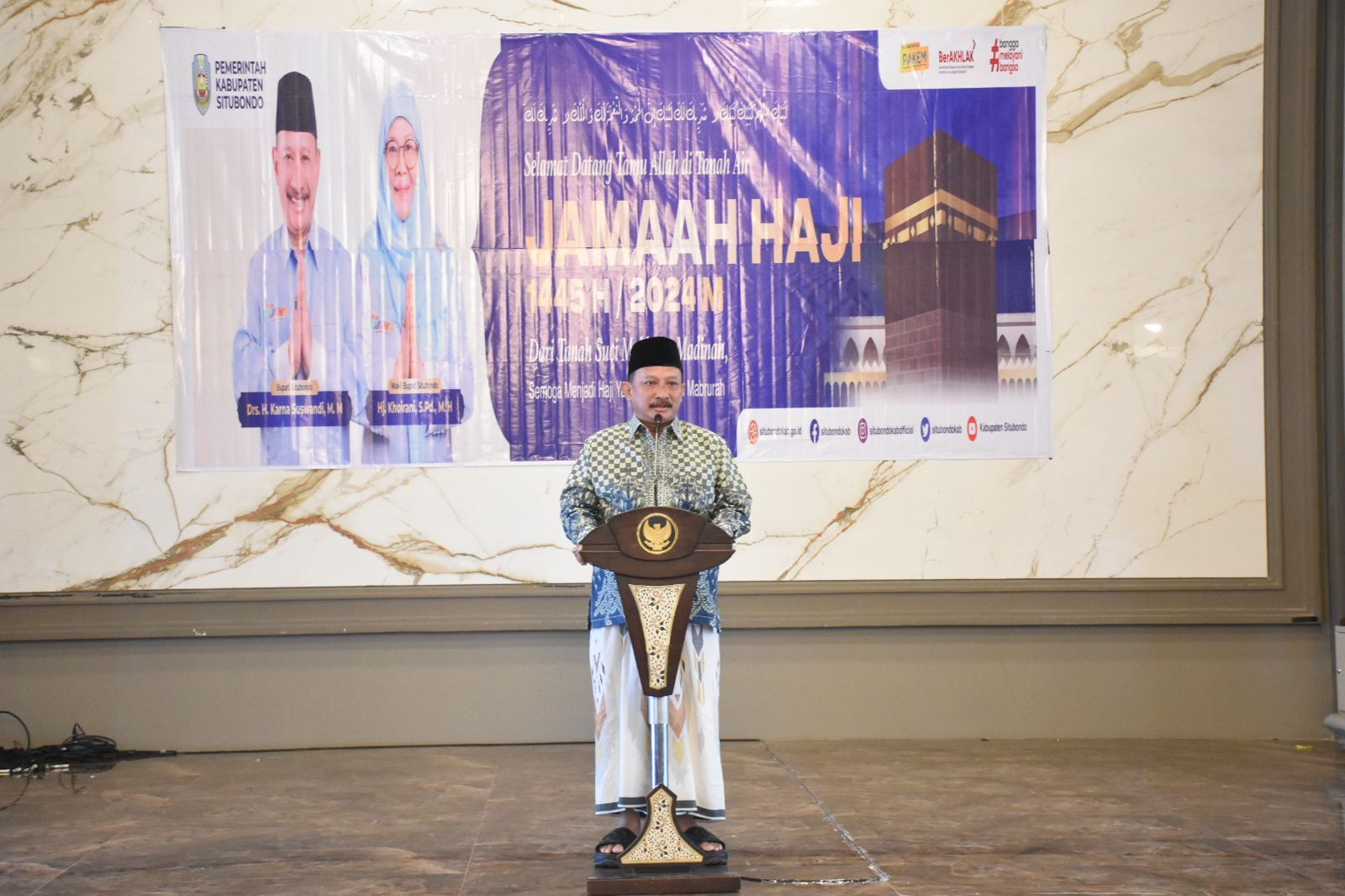 Kedatangan Ratusan Jamaah Haji Disambut Bupati Situbondo dan Wabup