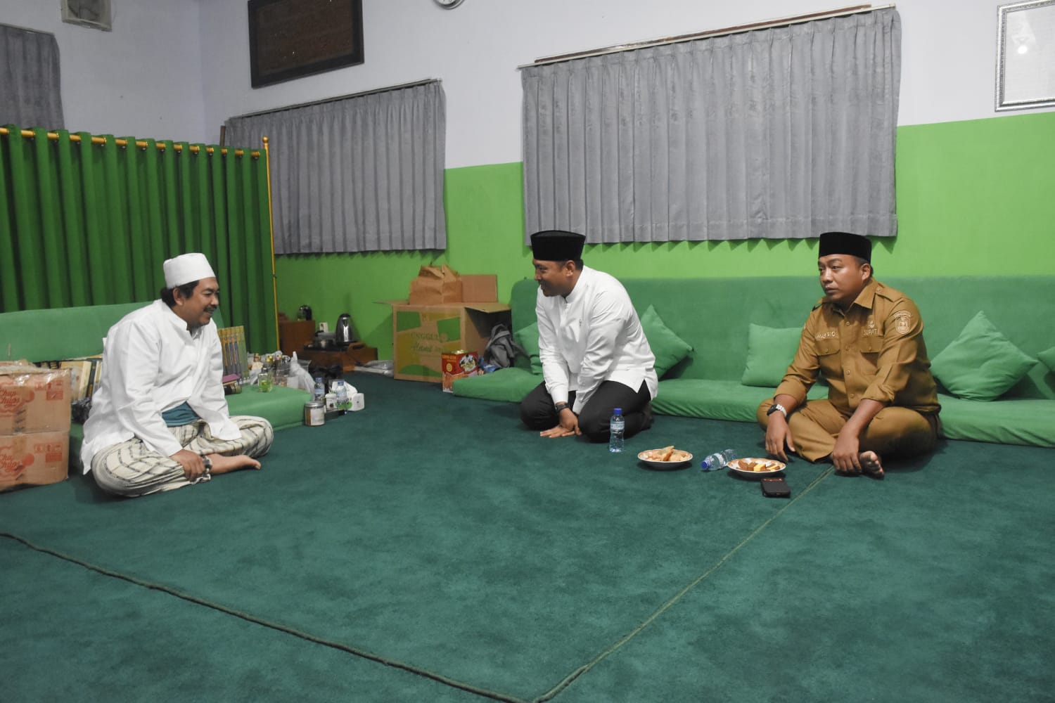 Kunjungan ke Ponpes Walisongo, Wamentan Apresiasi Stok Beras dan Jagung di Situbondo  Surplus