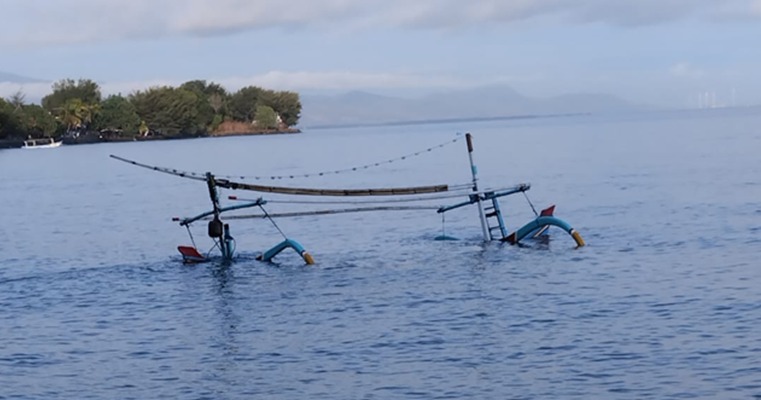 Meski Diterpa Badai, Lomba Ayam Sap Sap Pasir Putih Situbondo Tetap Digelar