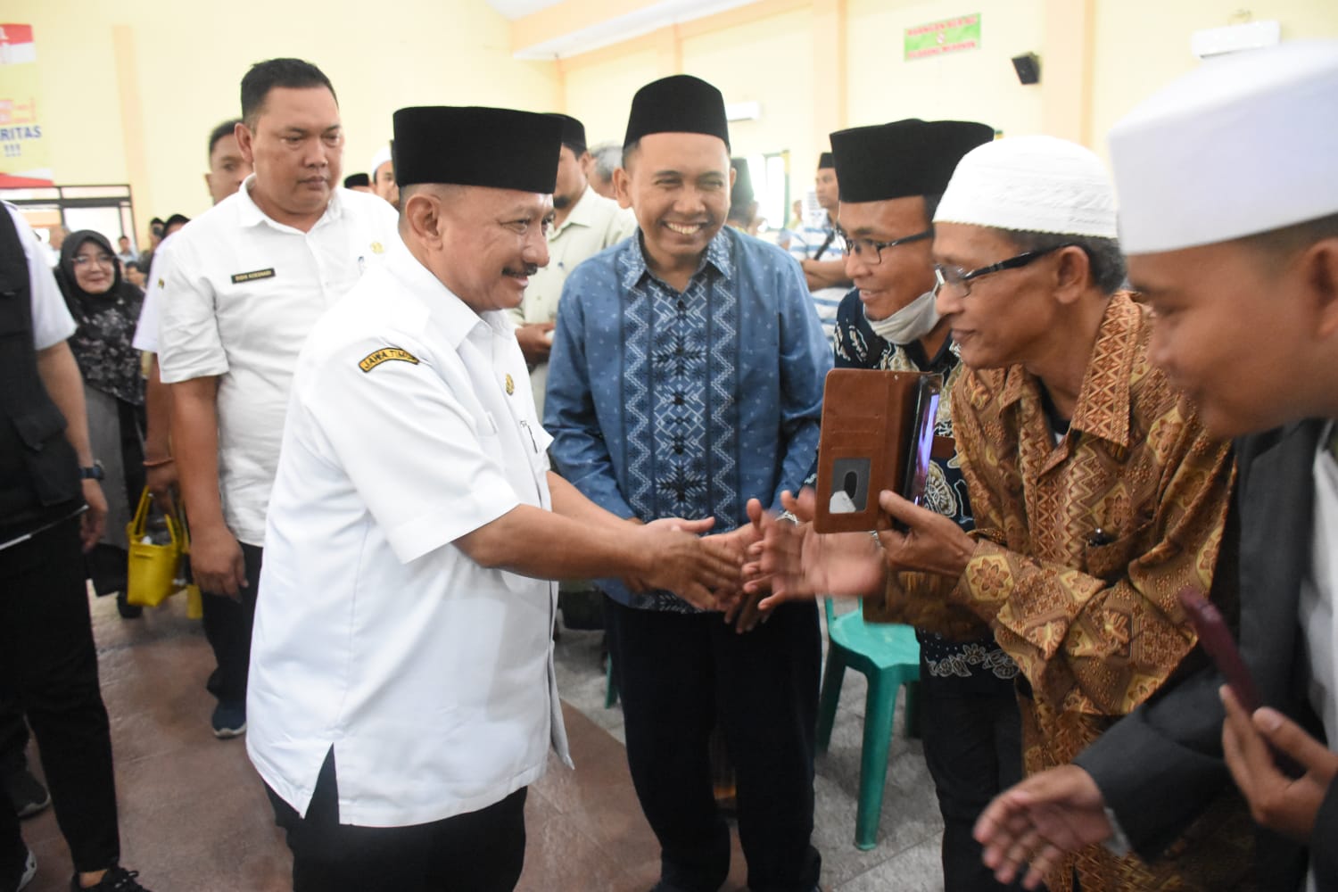 Pemkab Situbondo Salurkan Bantuan Keuangan kepada 1674 Guru Madin dan Swasta