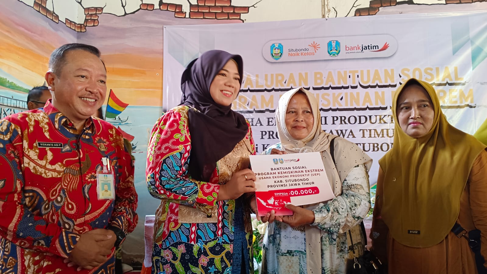 Pemkab Situbondo Salurkan Bantuan UEP bagi 217 Warga Miskin Ekstrem