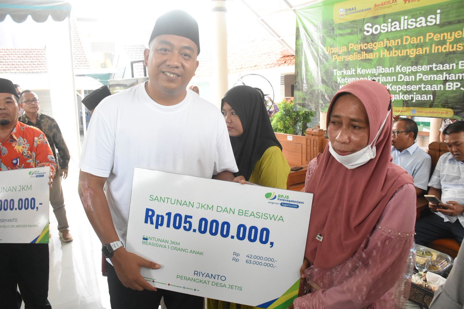 Ribuan Buruh Tani Tembakau Dapat Perlindungan Sosial saat Bekerja