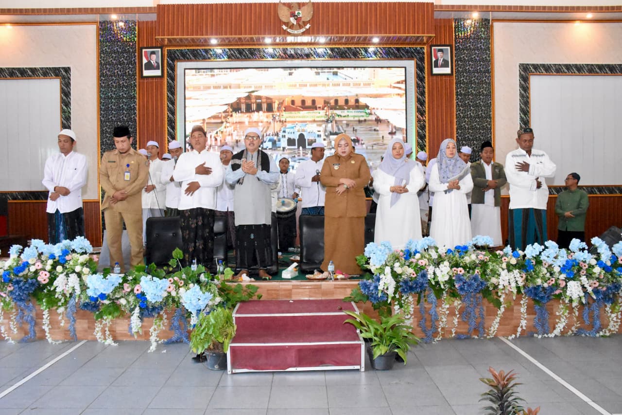 Wabup Situbondo Hadiri Peringatan Maulid Nabi Muhammad di SMAN 1 Panji