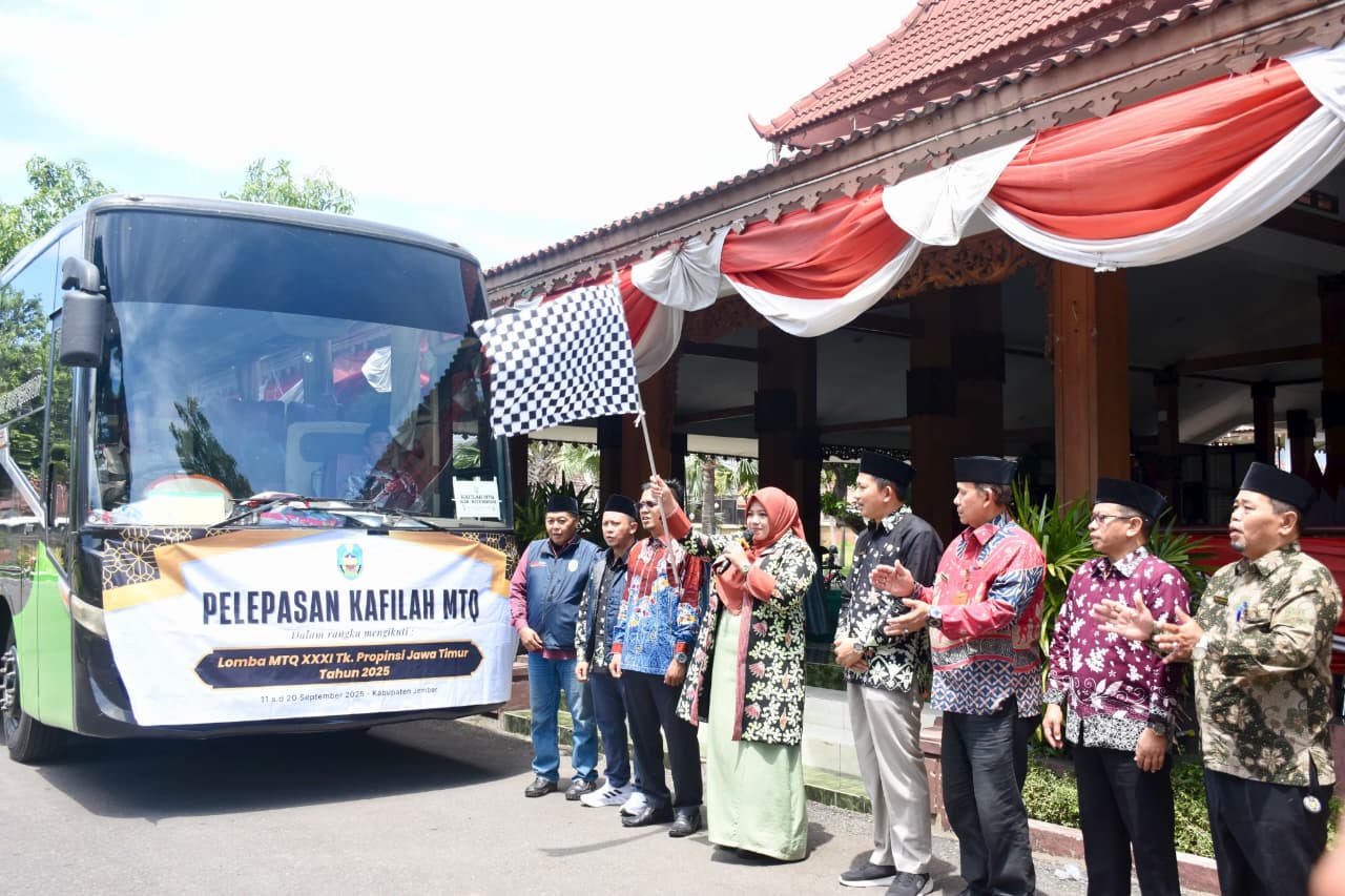Wabup Situbondo Ulfiyah Lepas Kafilah MTQ Tingkat Provinsi Jatim ke-31